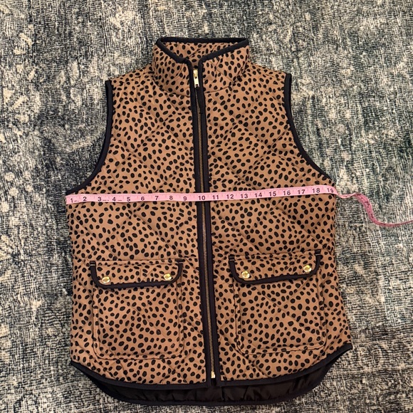 ⚡️Like-New⚡️J. Crew Black and Tan Leopard Quilted Vest - Picture 6 of 11